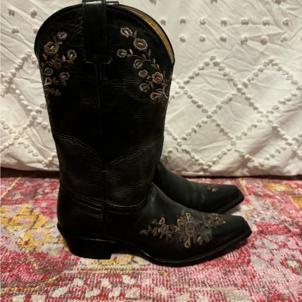 SHYANNE black cowgirl boots